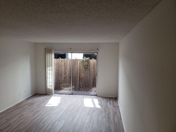 3rd image of 1610 Granville Ave APT 3