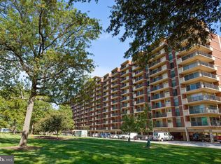 1300 Army Navy Dr APT 916, Arlington, VA 22202