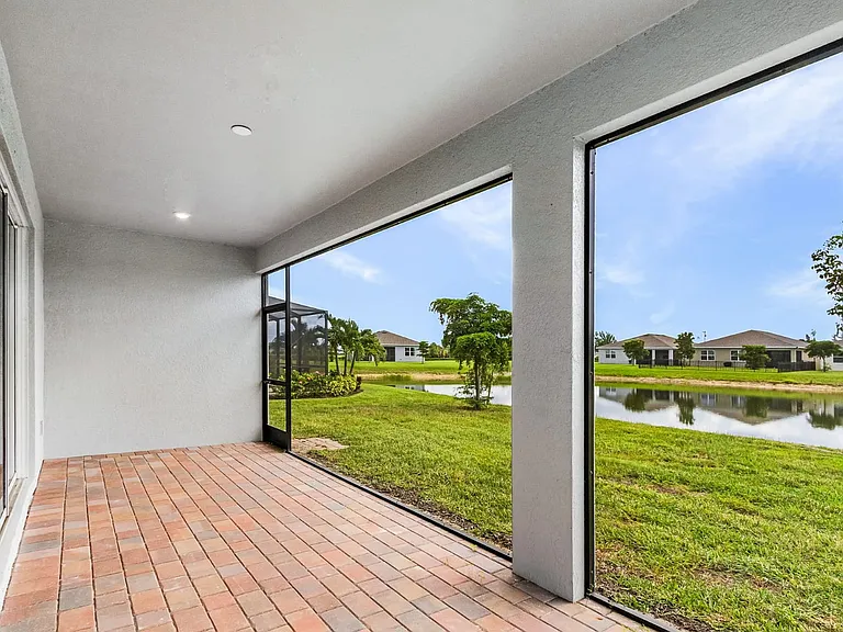 425 Coral Reef Pl — Photo 27