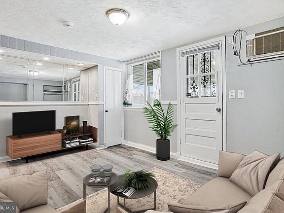 5th image of 4004 Dudley Ave