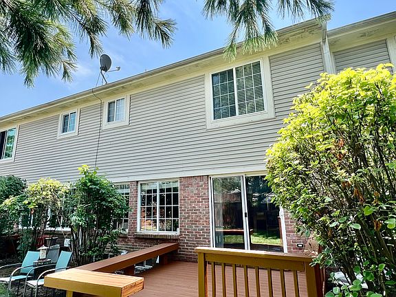 3rd image of 405 James Cir