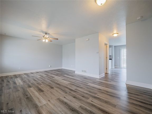 5th image of 728 Grey Wolfe Dr