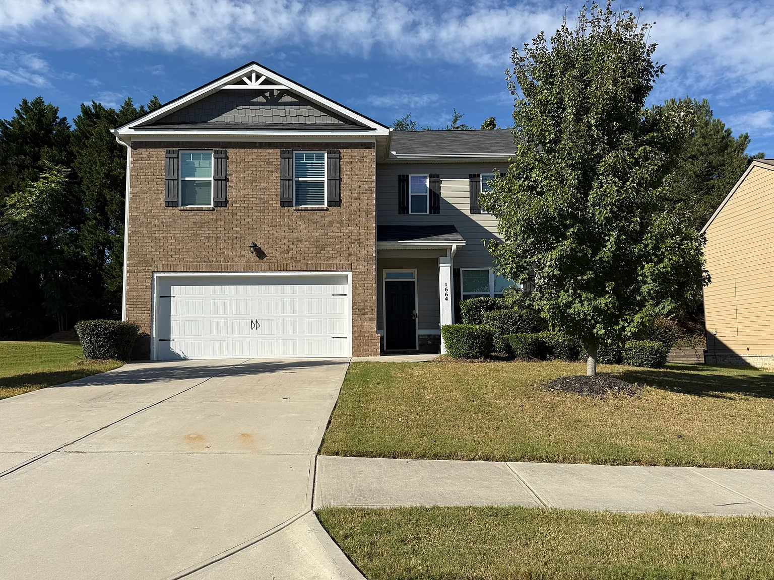 4 bed, 2338 sqft, $2,500 — Photo 1