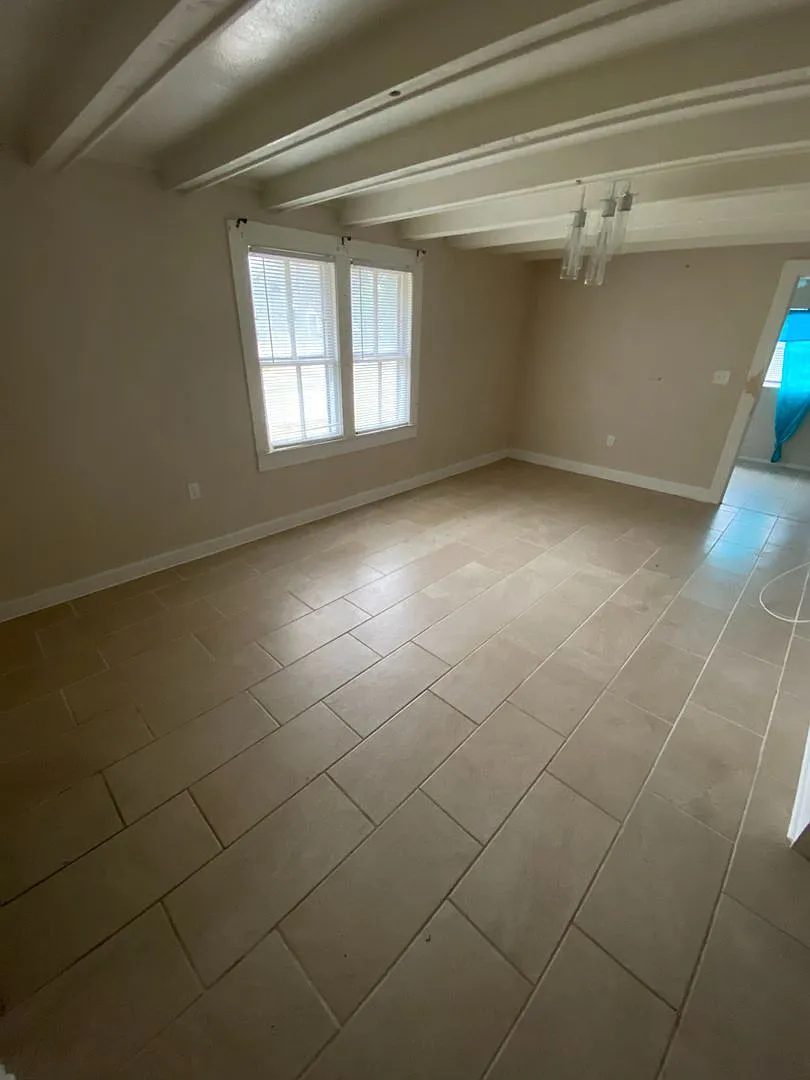 1144 Howard St — Photo 3