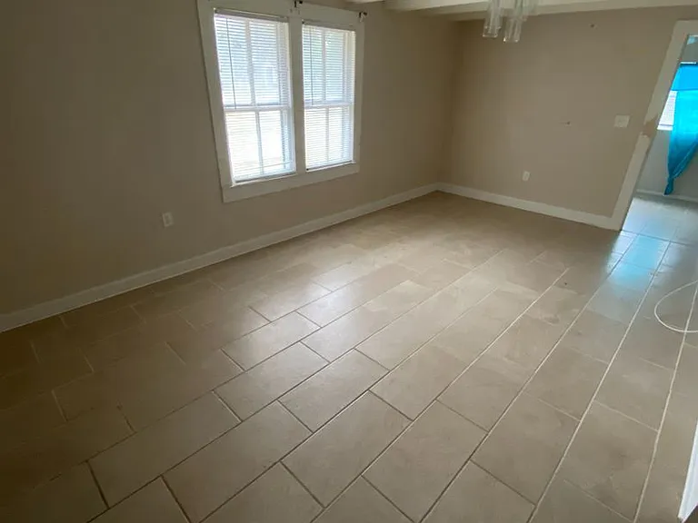 1144 Howard St — Photo 3