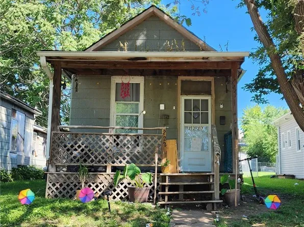 2227 Locust St, Saint Joseph, MO 64501