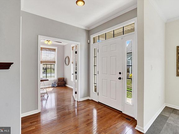 3rd image of 534 Lake Redman Ct