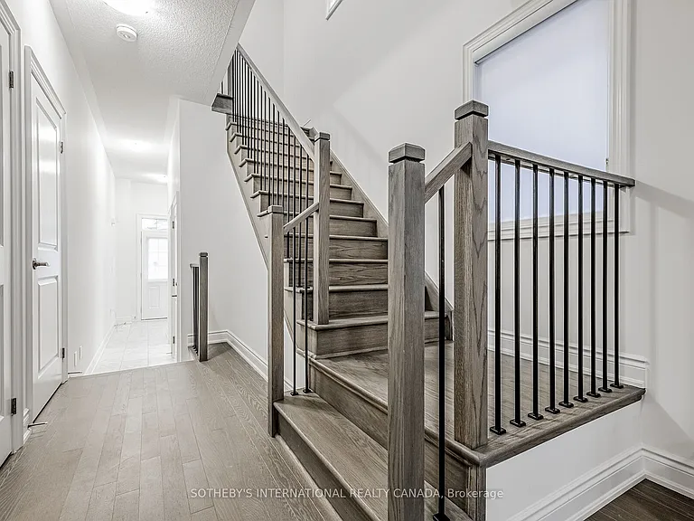 36 Quinton Rdg #UPPER — Photo 3