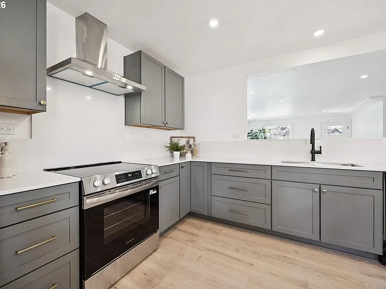 10114 N Calhoun Ave — Photo 16