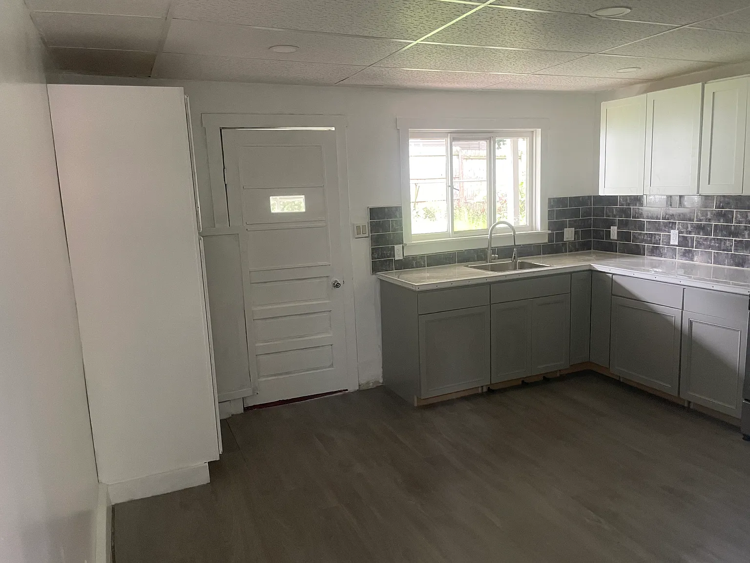 2 bed, 1000 sqft, $1,100 — Photo 3