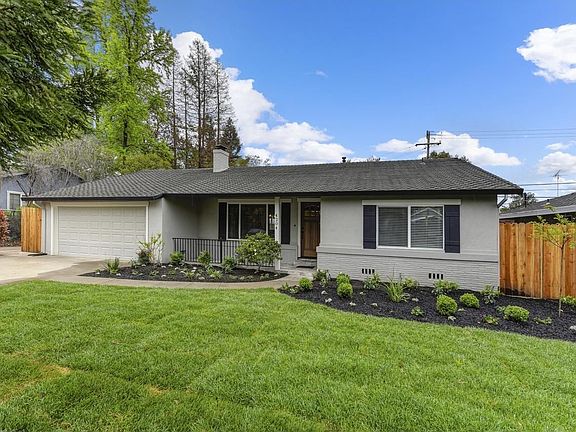 3rd image of 4204 Las Cruces Way