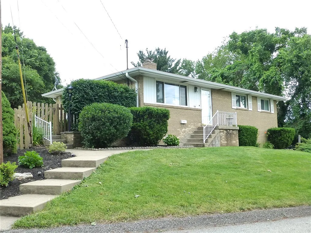 133 Saint Rose Dr photo 1