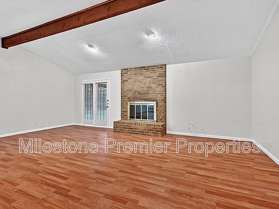 3rd image of 2110 Oak Creek Cir