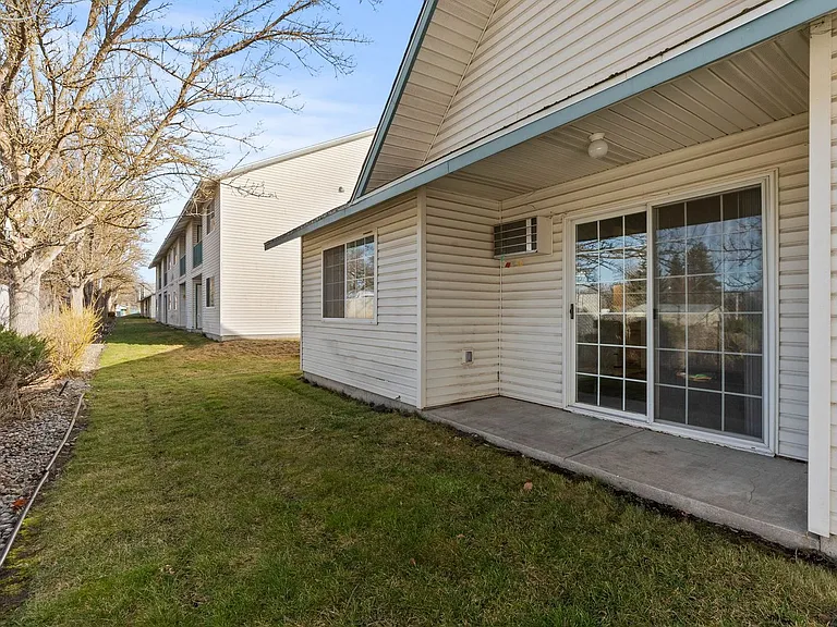 12002 E Valleyway Ave — Photo 17
