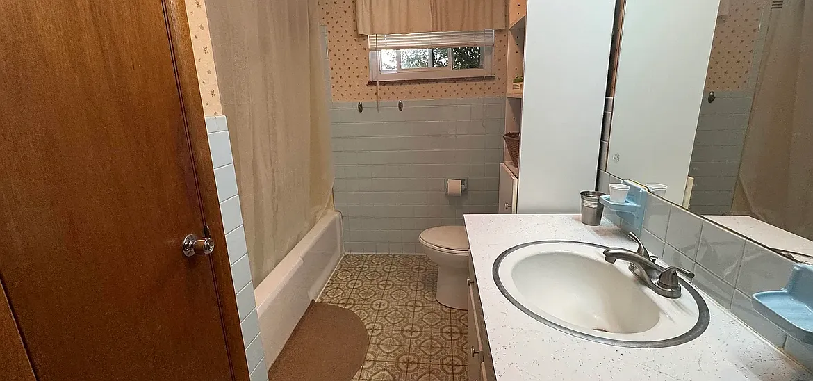 3 bed, 1224 sqft, $1,300 — Photo 2