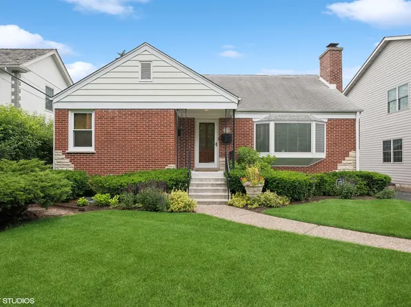 1441 McDaniels Ave, Highland Park, IL 60035