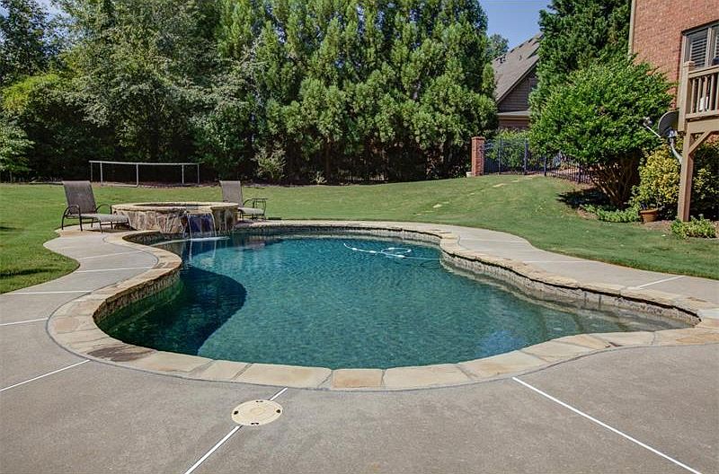 2nd image of 6992 Laurel Oak Dr