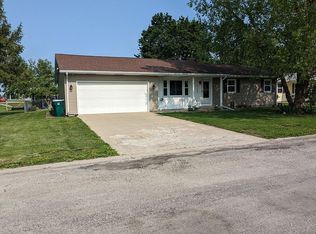 9 N Nancy Dr, Tuscola, IL 61953