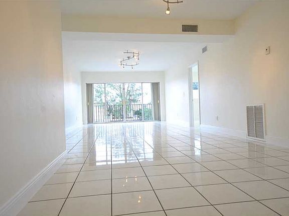 2nd image of 7825 Crespi Blvd APT 6