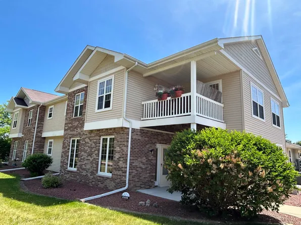 4636 Woodgate Dr, Janesville, WI 53546