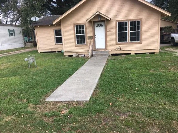 314 N Oak St, Sweeny, TX 77480