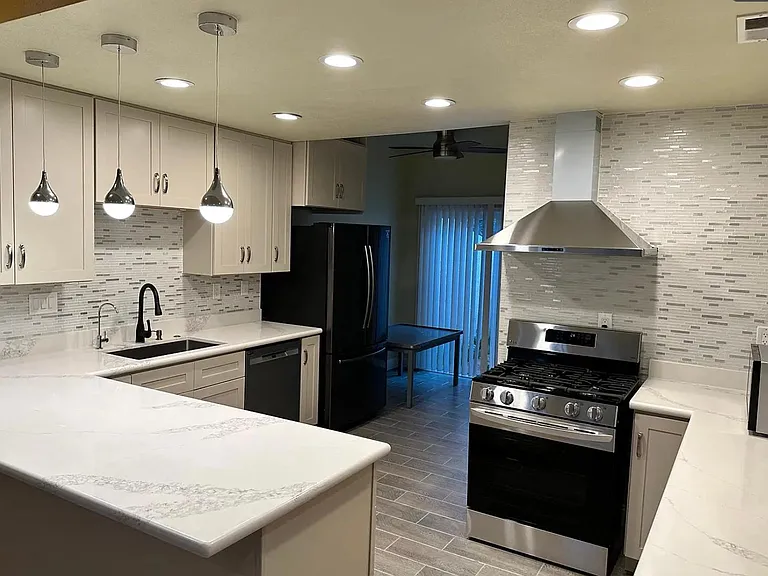 1820 Willowspring Dr — Photo 3