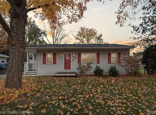 1651 Maddox St, West Bloomfield, MI