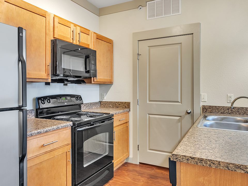 Modern Kitchen at Riverside at Rockwater in North Little Rock, AR