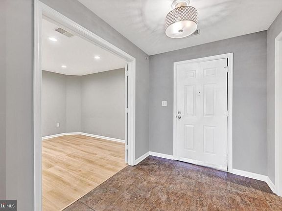 3rd image of 4500 Chaucer Way Unit 403