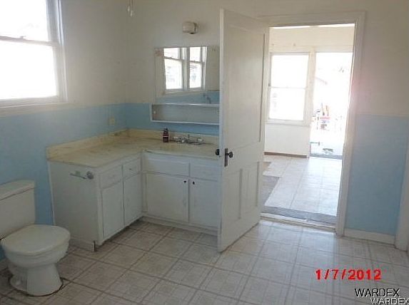 5th image of 1210 W BROADWAY Street