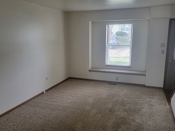 3rd image of 1619 Meyer Dr