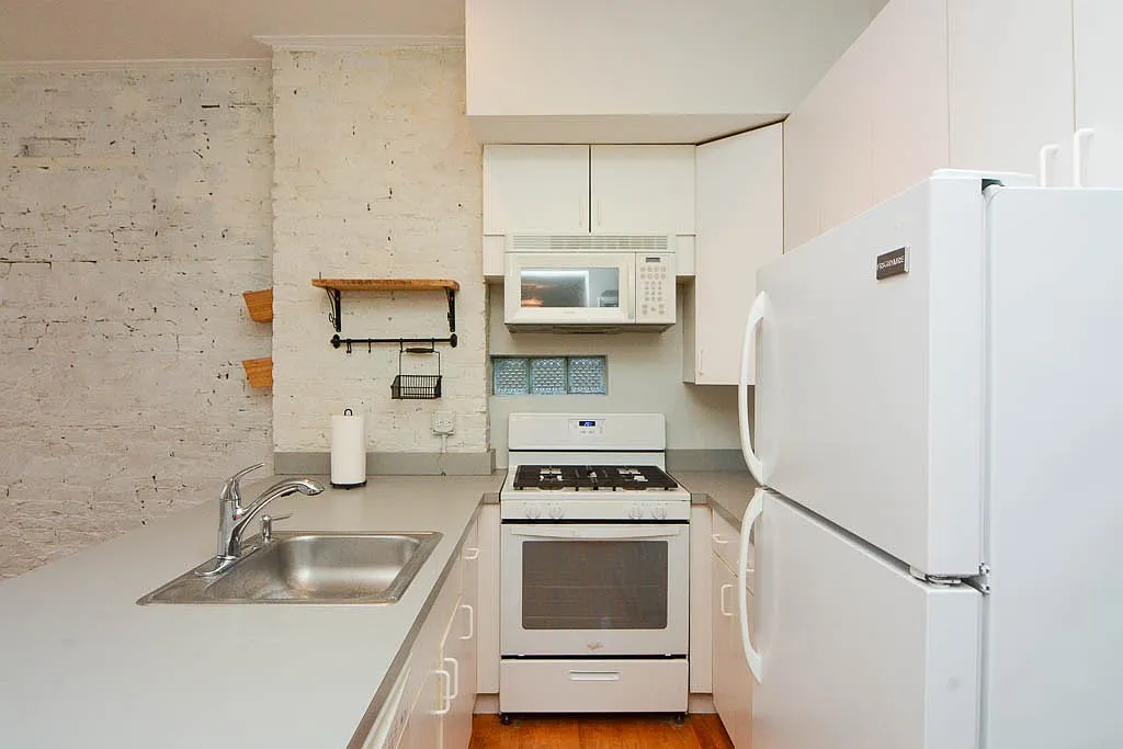 1129 N Winchester Ave — Photo 4