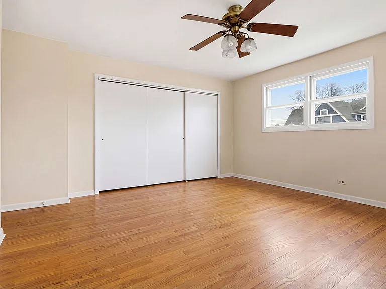 155 E Madison St — Photo 25