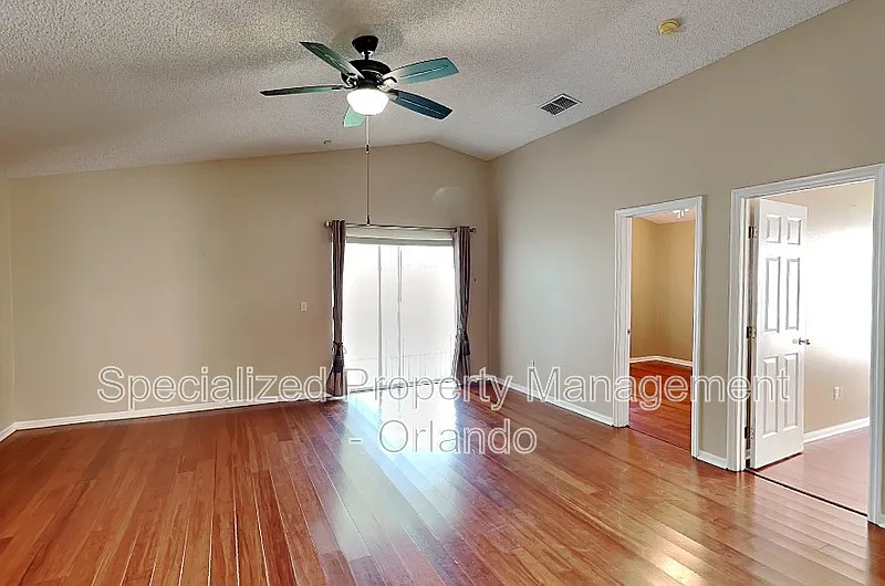 3 bed, 2.0 bath, 1260 sqft, $2,350 — Photo 2