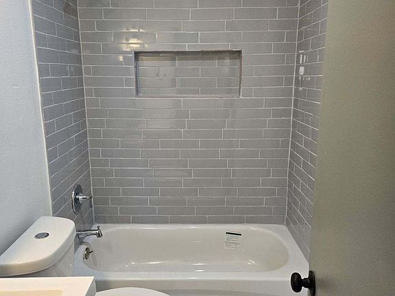 5th image of 308 N Elm St