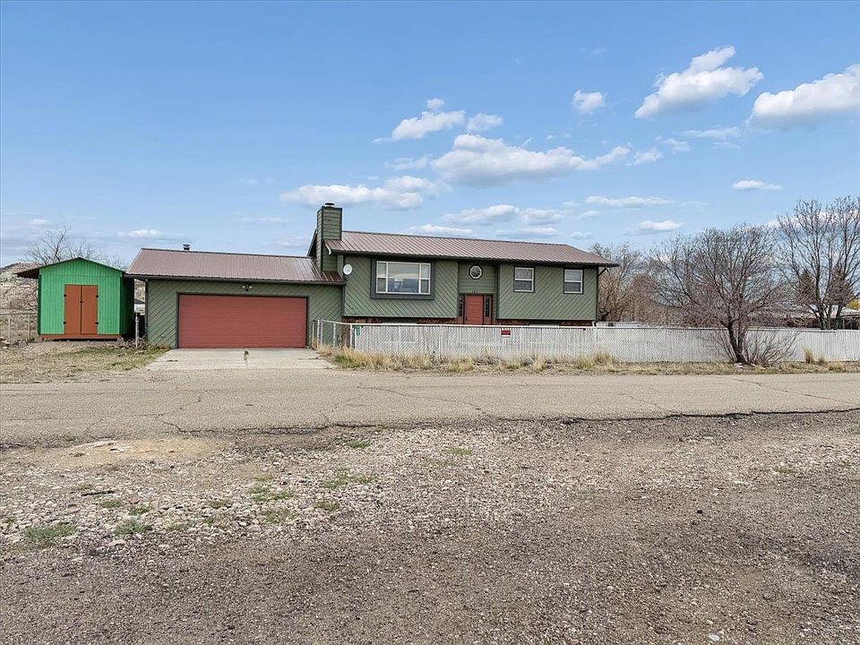 1st image of 723 W Valley Rd