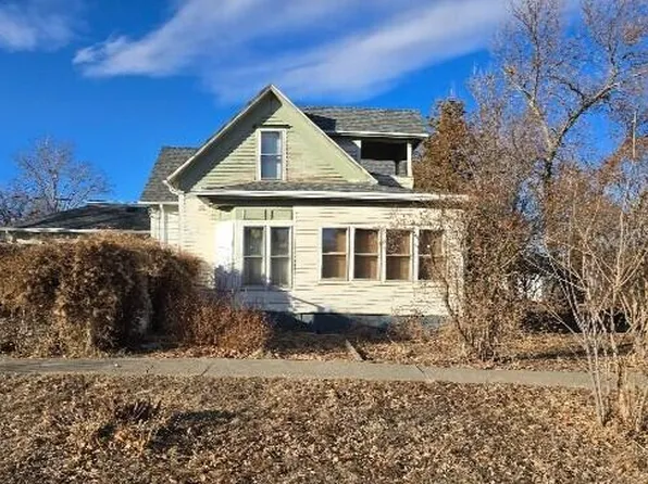 325 Maple Ave SE, Highmore, SD 57345