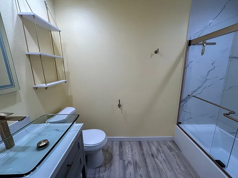 1228 W Roseburg Ave #A — Photo 16