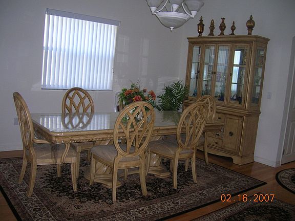 2nd image of 1754 Hawthorne Ct