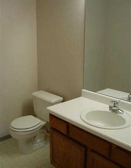 1225 W Prospect Rd #P2 — Photo 8