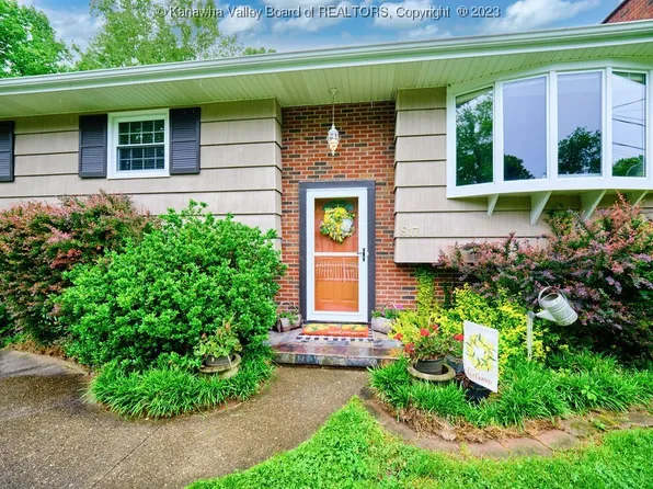 817 Wisteria Dr, South Charleston, WV 25309