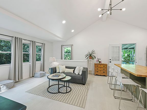 2nd image of 22 Laurel Ln