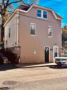 100 Lane St, Lowell, MA, 01851