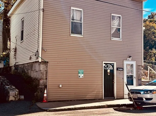 100 Lane St, Lowell, MA 01851