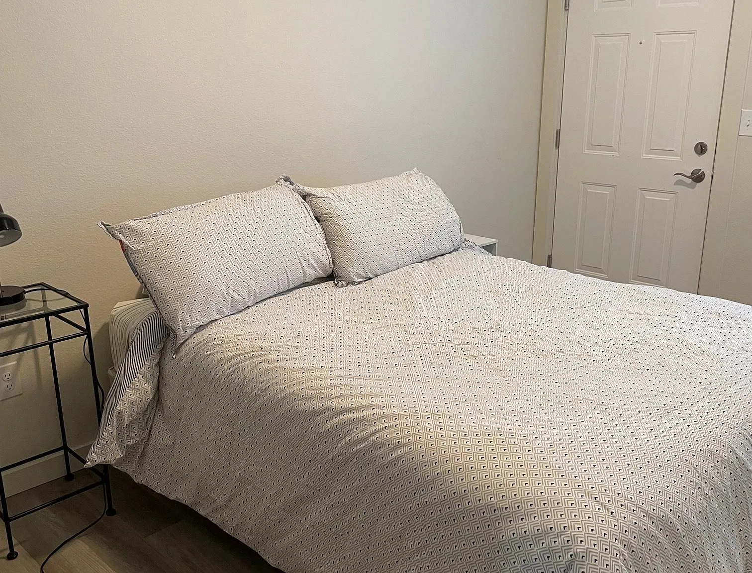 3 bed, 1200 sqft, $1,749 — Photo 3