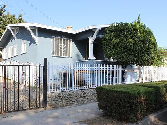 2nd image of 1111 Aragon Ave