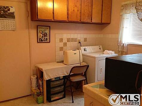 5th image of 2918 E Division St