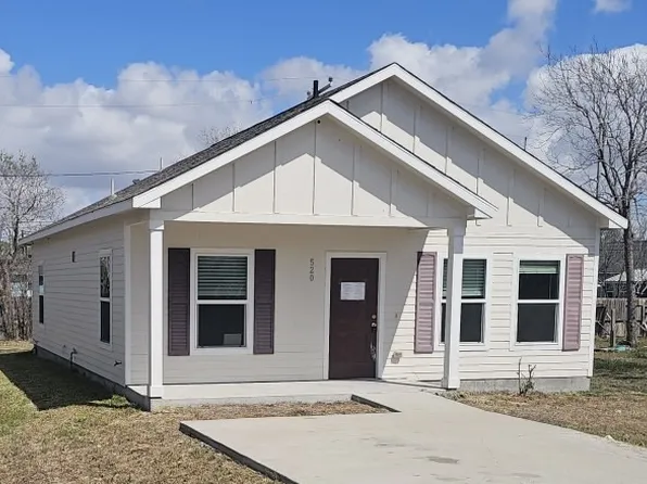 520 E Verbina St, Taft, TX 78390