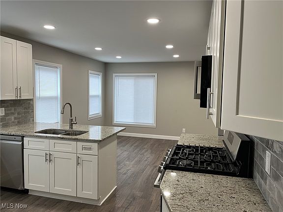 4th image of 2745 Wagar Rd