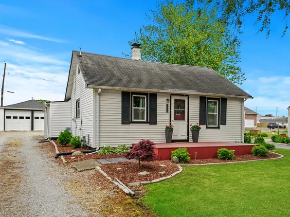 635 Birch Dr, Beecher, IL 60401